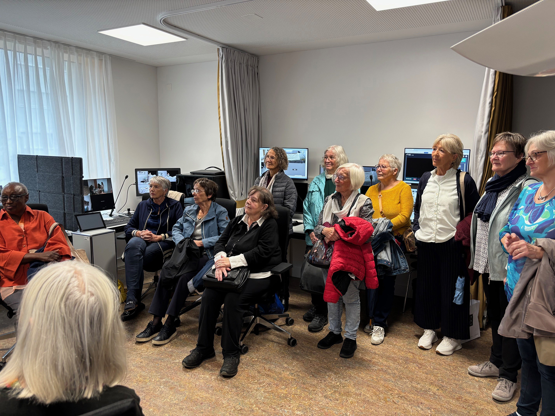 Im_visite-anciennes-diplomees_50ans-diplome_02_20250926 Heds FR — Rapport d'activité 2025